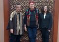 Sonny Muchlison Tampilkan Rancangan Perempuan Over Size di Indonesia Fashion Design Competition