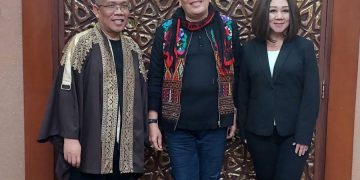 Sonny Muchlison Tampilkan Rancangan Perempuan Over Size di Indonesia Fashion Design Competition