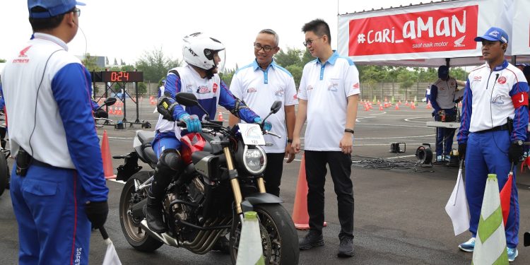 Instruktur Safety Riding Capella Honda Raih Juara 3 Nasional