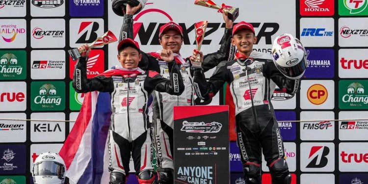 Pebalap Astra Honda Raih Merah Putih di Thailand dan Italia