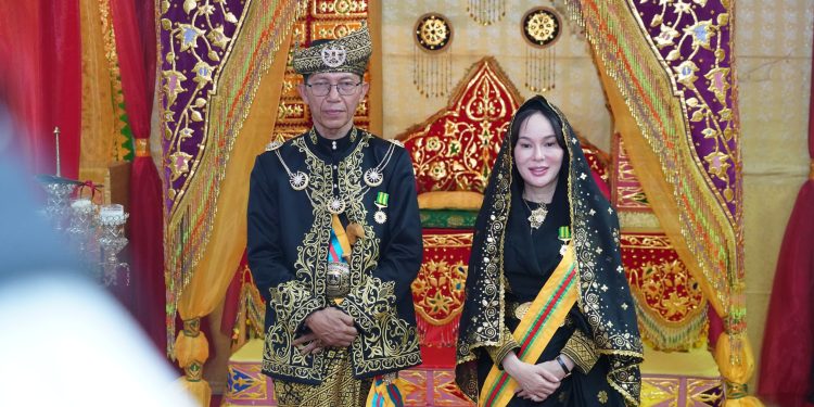 Kepala dan Wakil Kepala BP Batam Resmi Menjadi Dato di Kota Batam oleh LAM Kepri