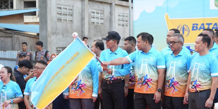 Peserta Batam 10K 2025 Lepas Amsakar, Event Lari diikuti 1215 Peserta Nasional dan Internasional