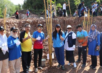 Lestarikan Lingkungan Tanam 200 Pohon Bambu oleh BP Batam dan PT TDK