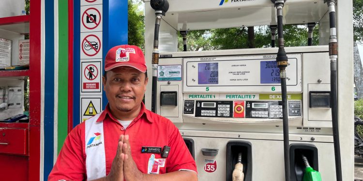 Dedikasi Operator SPBU Tiga Dekade Melayani Energi di Indonesia
